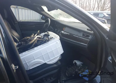 2011 BMW 750Li z USA, uszkodzony, nr VIN WBAKB8C58BCY66388